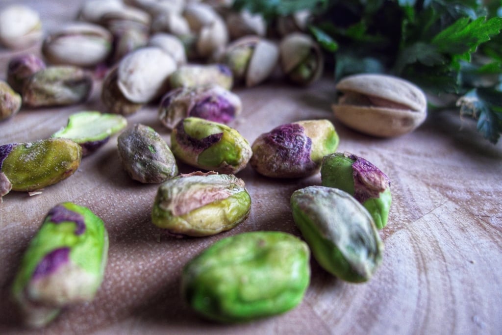 halibut z pistacjami