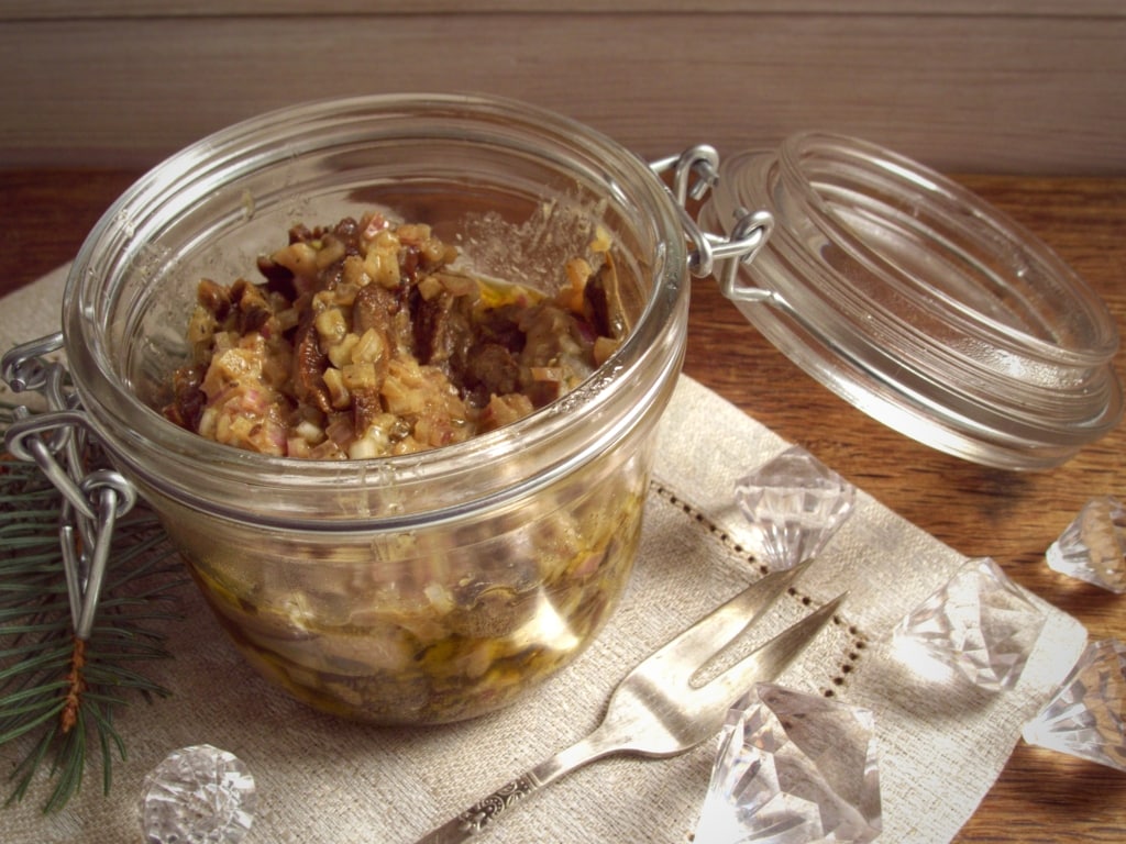 śledzie z suszonymi grzybami