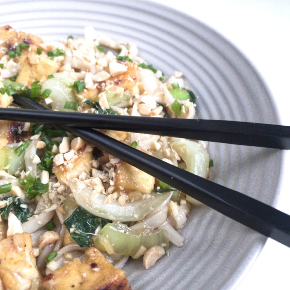 smażone tofu z kapustą pak choy