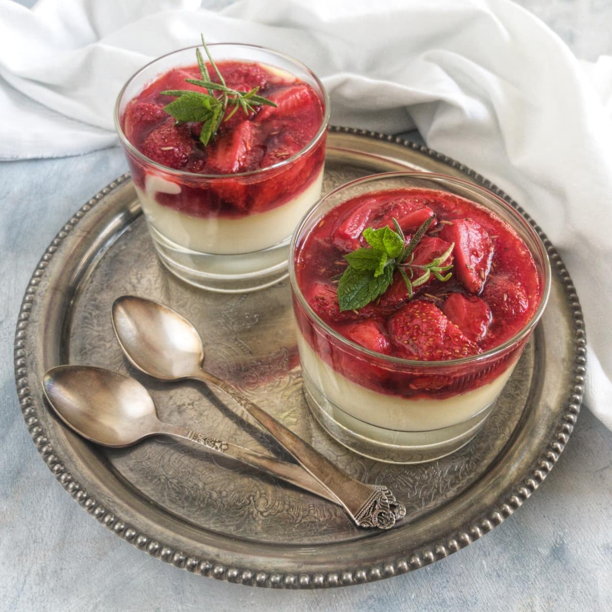 panna cotta z białą czekoladą