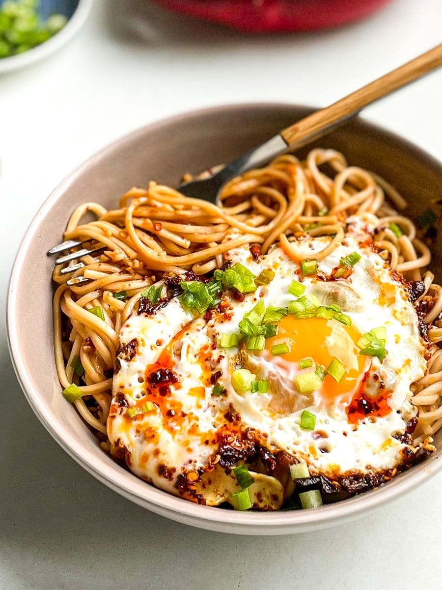 makaron z olejem chili